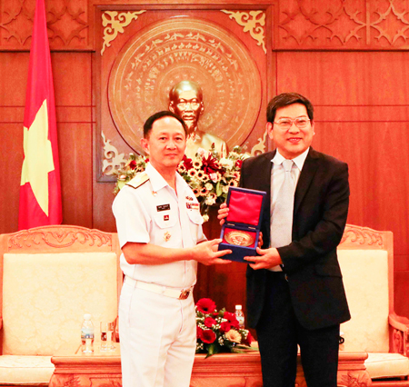 Tiếp đoàn công tác tàu Hải quân Thái Lan