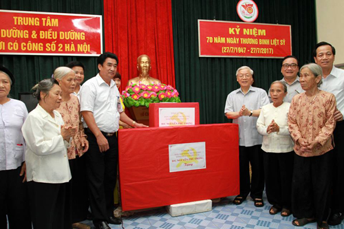 Tổng Bí thư Nguyễn Phú Trọng: Tiếp tục thực hiện tốt chính sách đối với người có công