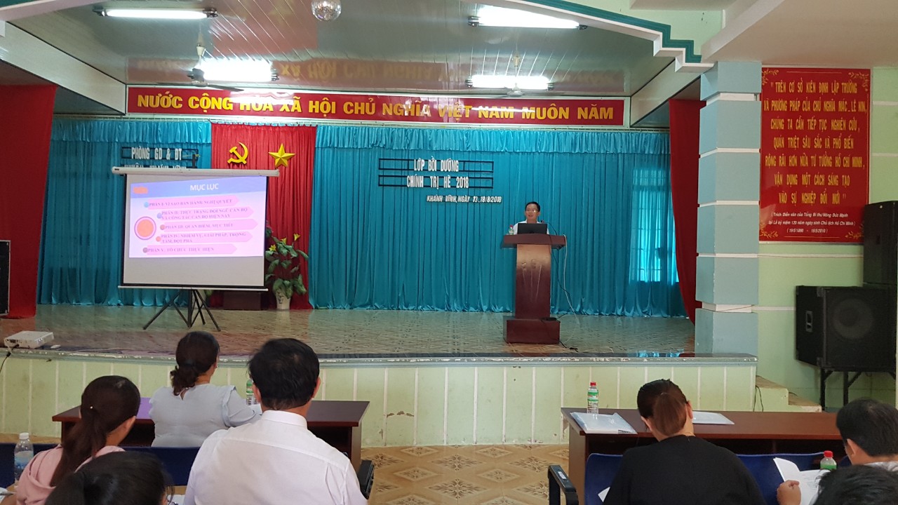 Huyện Cam Lâm, Khánh Vĩnh triển khai các lớp bồi dưỡng chính trị hè năm 2018