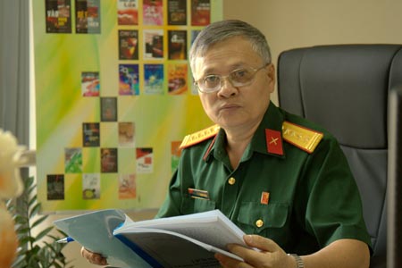 Nhà văn Nguyễn Minh Ngọc “Lực lượng vũ trang – Chiến tranh cách mạng” là đề tài hấp dẫn sẽ theo anh trong suốt cuộc đời cầm bút của mình.