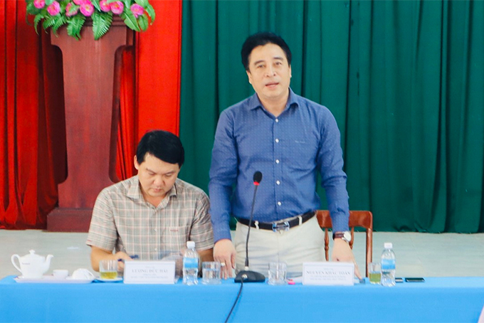 Ông Nguyễn Khắc Toàn làm việc với Đảng ủy xã Cam Phước Đông