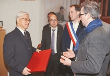Tổng Bí thư Nguyễn Phú Trọng bắt đầu thăm chính thức CH Pháp