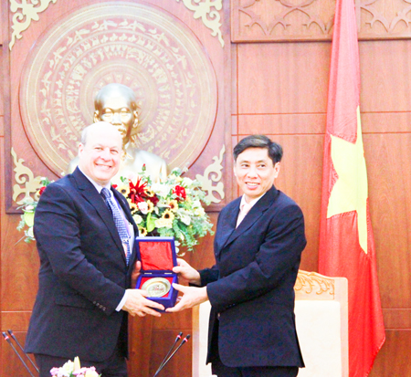 Lãnh đạo tỉnh Khánh Hòa tiếp đoàn đại biểu Hoa Kỳ