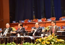 Thủ tướng và các thành viên Chính phủ đối thoại với thanh niên