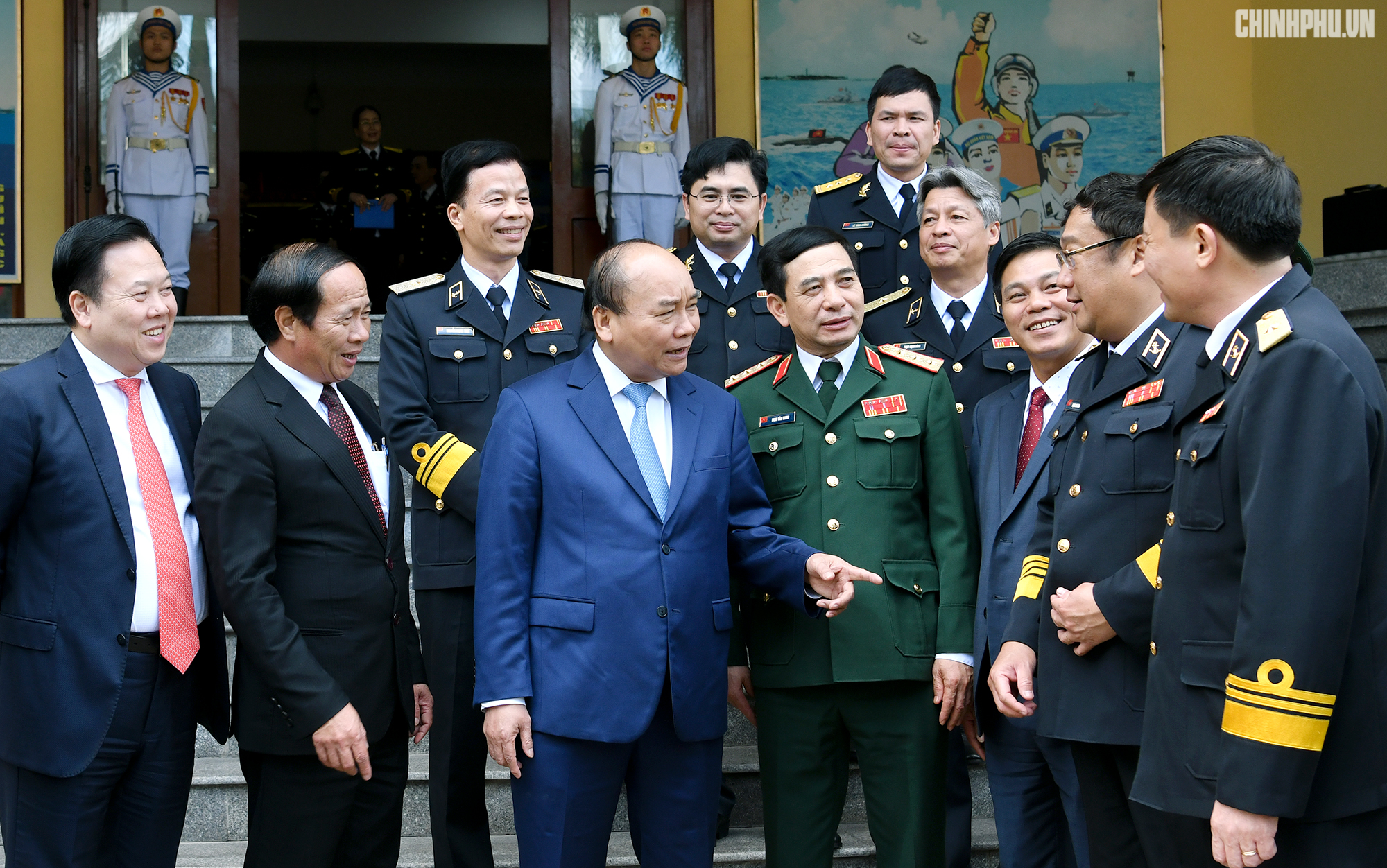 Thủ tướng thăm, kiểm tra công tác sẵn sàng chiến đấu tại Quân chủng Hải quân