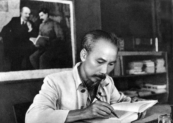 Kỷ niệm 92 năm Ngày Báo chí Cách mạng Việt Nam (21/6/1925 - 21/6/2017): Chủ tịch Hồ Chí Minh với báo chí cách mạng Việt Nam