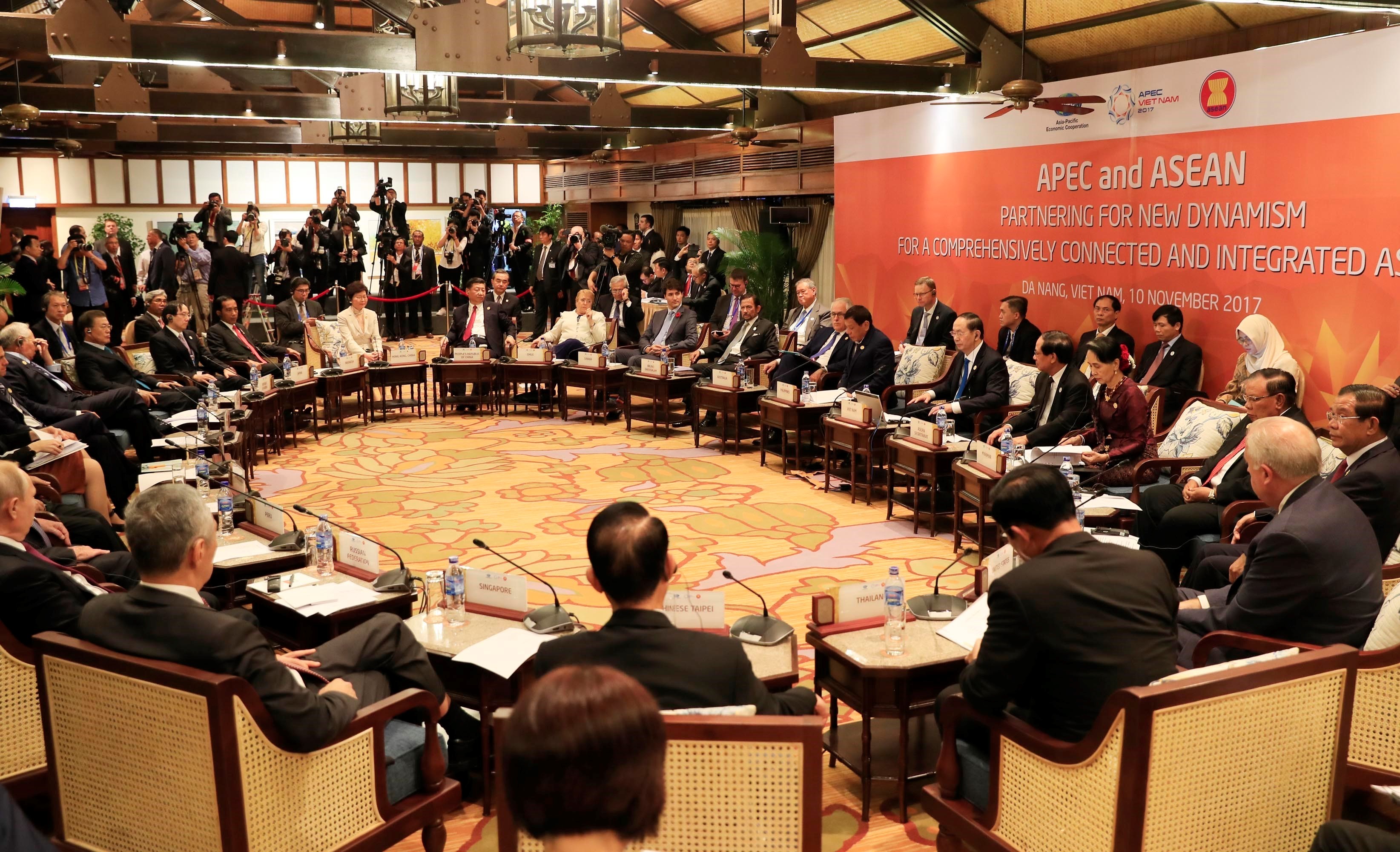Tuyên bố báo chí của Chủ tịch Đối thoại Cấp cao không chính thức giữa APEC và ASEAN “Cùng tạo động lực mới vì một châu Á - Thái Bình Dương kết nối toàn diện”