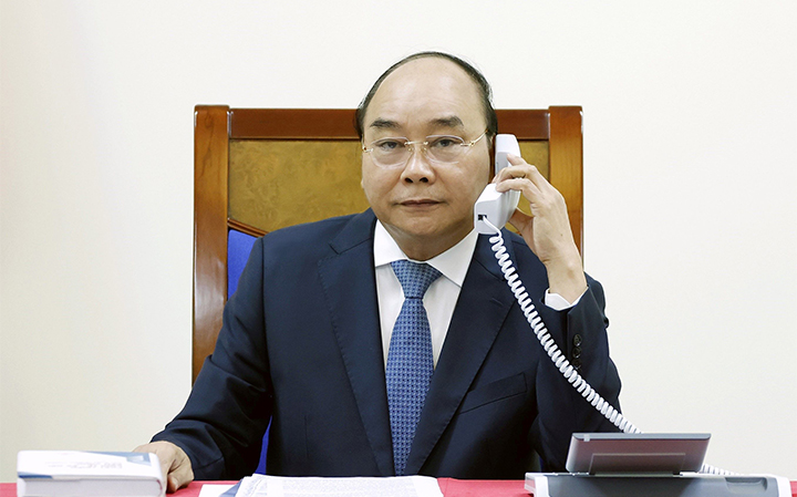 Thủ tướng Nguyễn Xuân Phúc điện đàm với Thủ tướng Nhật Bản S.A-bê