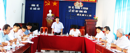 Làm việc tại huyện Cam Lâm