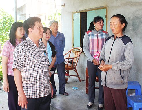 Giám sát việc giảm nghèo và dạy nghề tại Cam Lâm