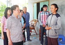 Giám sát việc giảm nghèo và dạy nghề tại Cam Lâm