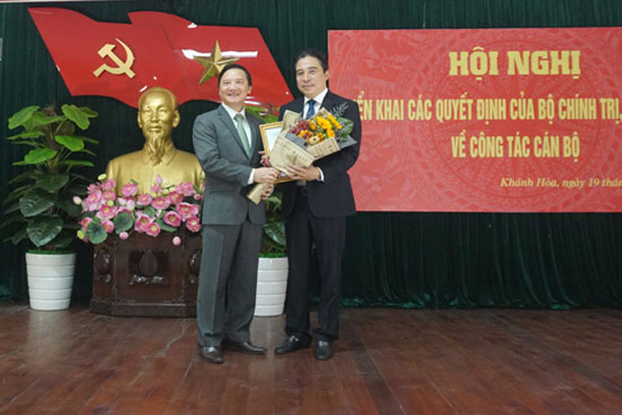 Triển khai các quyết định của Bộ Chính trị, Ban Bí thư về công tác cán bộ tại Khánh Hòa