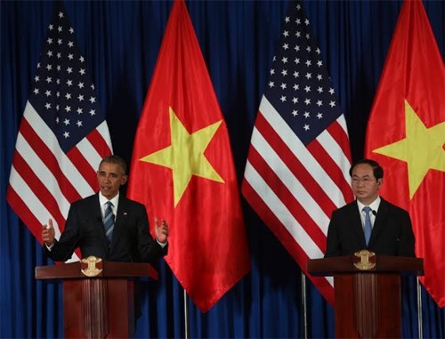 Chủ tịch nước Trần Đại Quang và Tổng thống Barack Obama họp báo chung