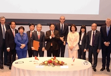 Thủ tướng Chính phủ đề nghị Tập đoàn Sanofi hợp tác nâng cao năng lực y tế của Việt Nam