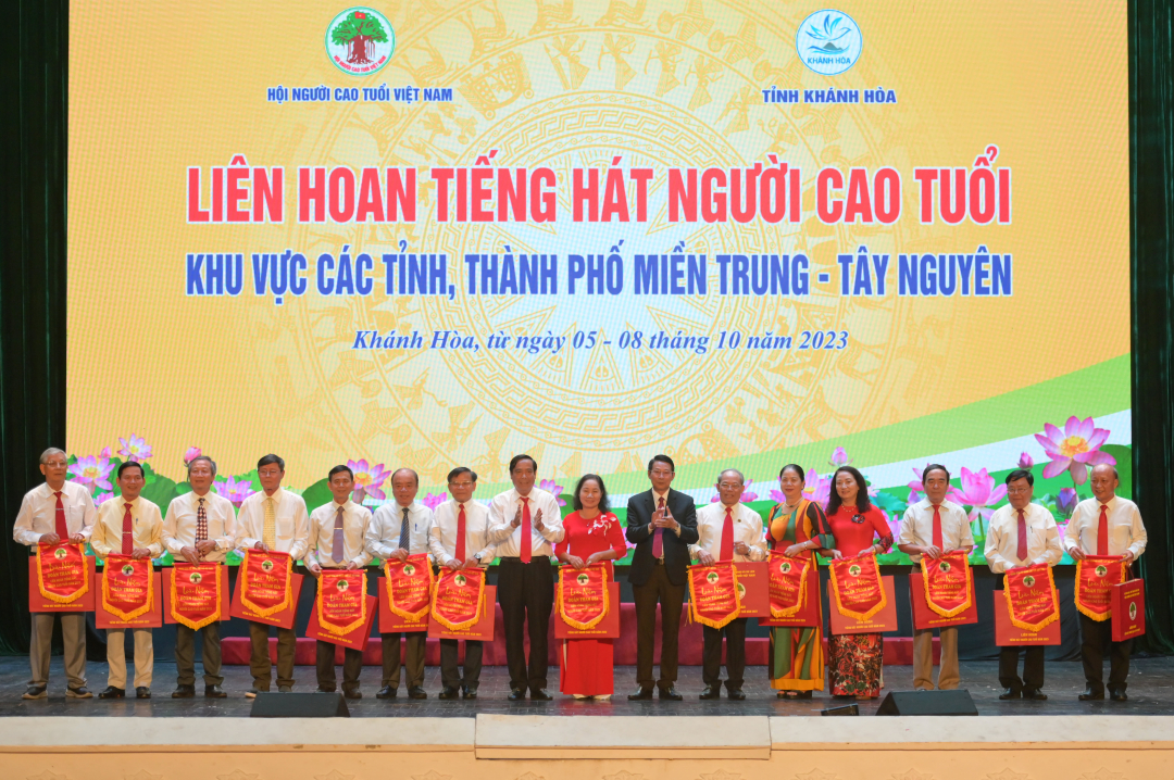 Liên hoan tiếng hát người cao tuổi khu vực các tỉnh, thành phố miền Trung - Tây Nguyên năm 2023