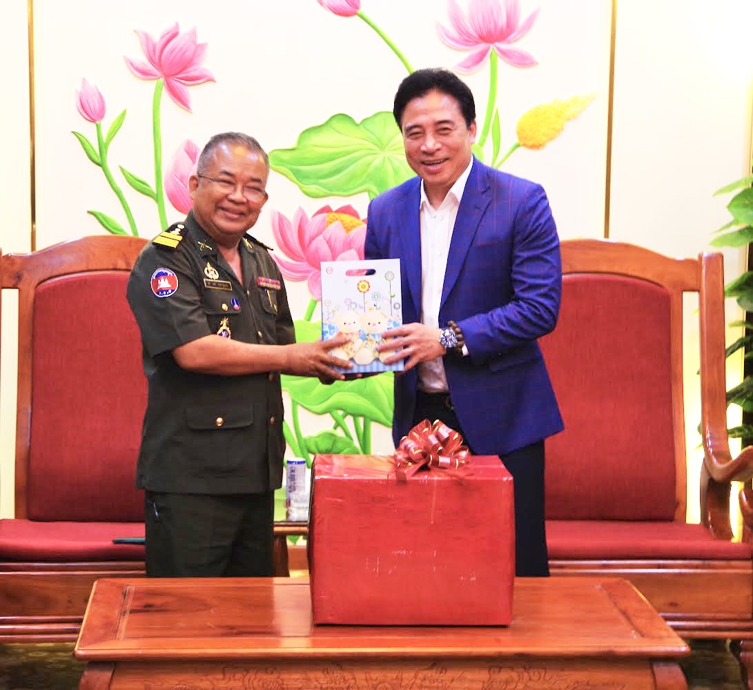 Lãnh đạo tỉnh Khánh Hòa tiếp đoàn công tác Tiểu khu Quân sự tỉnh Stung Treng (Campuchia)