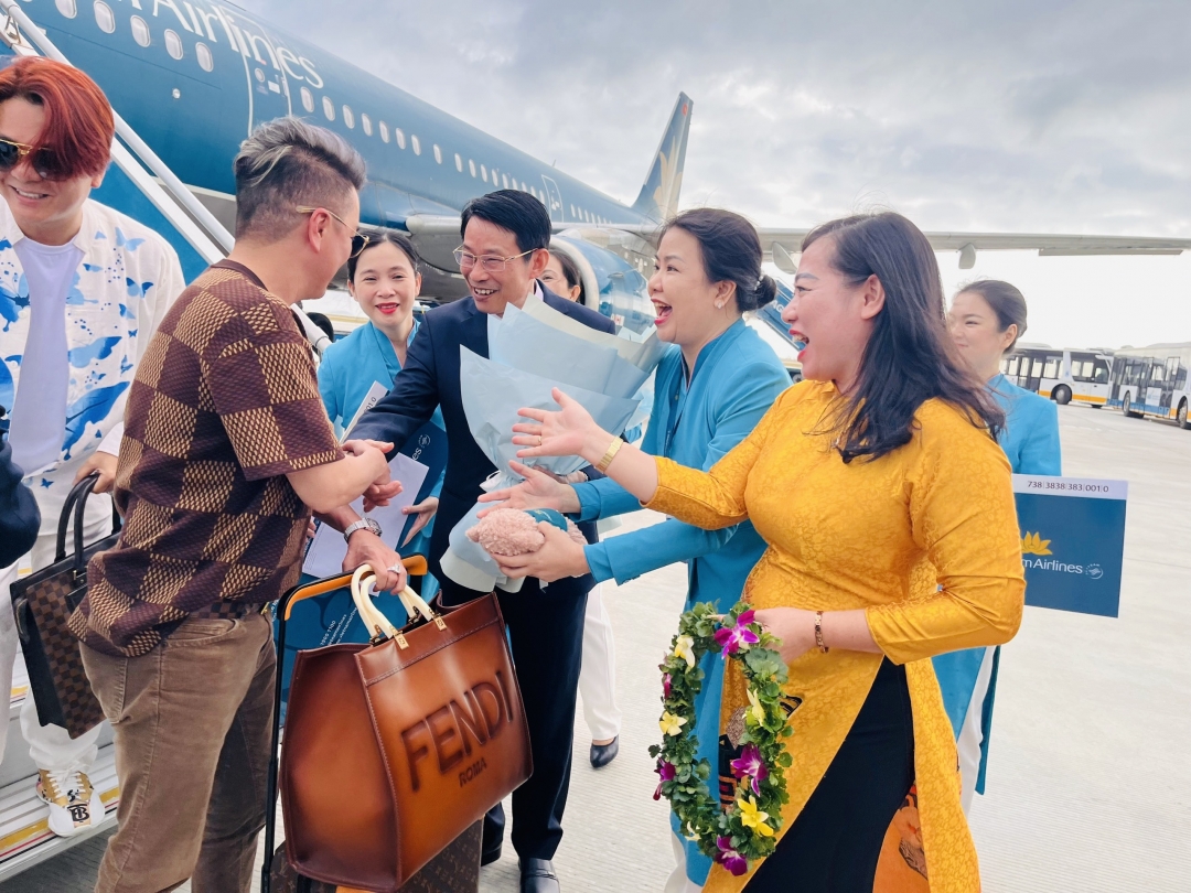 Khánh Hòa đón chuyến bay Vietnam Airlines “xông đất” đầu năm Giáp Thìn 2024