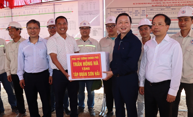 Phó Thủ tướng Trần Hồng Hà kiểm tra thi công cao tốc Vân Phong - Nha Trang