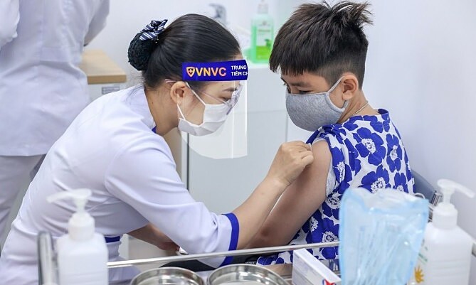 Ban Tuyên giáo Trung ương triển khai cuộc thăm dò dư luận xã hội “Chung quanh việc tiêm vắc xin phòng Covid-19 cho trẻ từ 5-11 tuổi và công tác phòng, chống dịch Covid-19”.