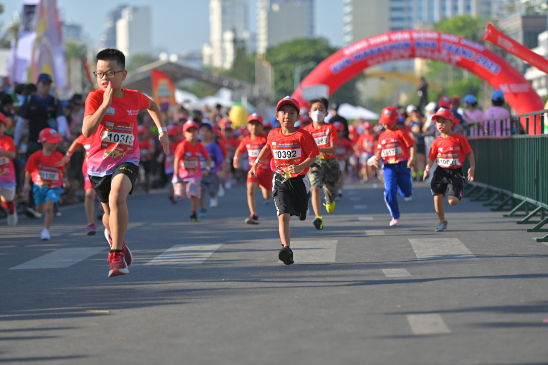 2.000 vận động viên nhí tham gia đường chạy Kun Marathon Nha Trang 2023