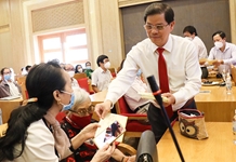Lãnh đạo tỉnh Khánh Hòa gặp mặt, chúc Tết các văn nghệ sĩ tiêu biểu