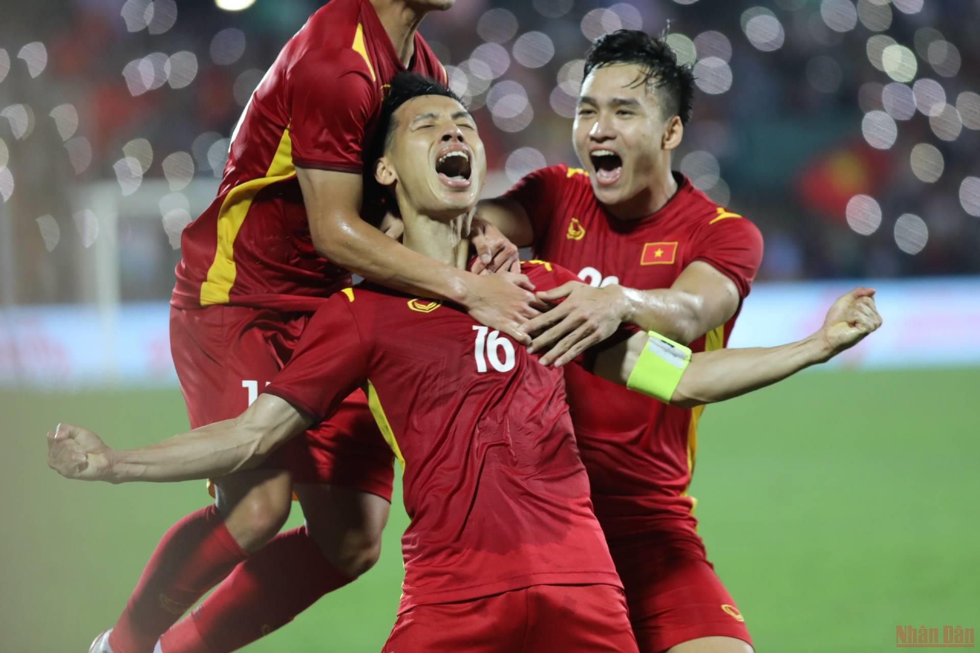 U23 Việt Nam chiếm ngôi đầu bảng A sau trận thắng tối thiểu U23 Myanmar