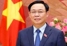 Chủ tịch Quốc hội Vương Đình Huệ lên đường thăm chính thức nước CHDCND Lào