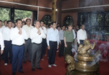Đoàn công tác tỉnh Khánh Hòa dâng hương Chủ tịch Hồ Chí Minh tại Khu di tích quốc gia đặc biệt  ATK Định Hóa, Thái Nguyên