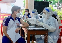Khánh Hòa triển khai tiêm vắc xin cho học sinh THPT