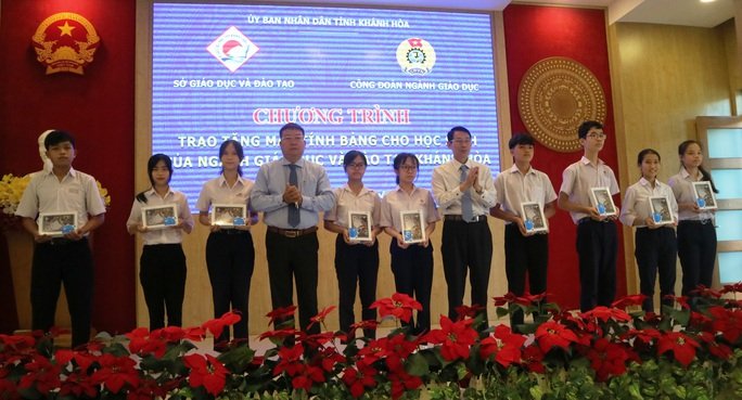 Vận dụng tư tưởng Hồ Chí Minh trong công tác chăm sóc, giáo dục và bảo vệ trẻ em trong tình hình mới trên địa bàn tỉnh Khánh Hòa