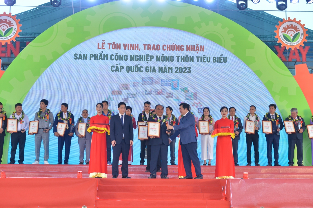 Khánh Hòa có 4 sản phẩm công nghiệp nông thôn tiêu biểu cấp quốc gia năm 2023