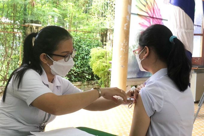 Phát động chiến dịch cao điểm tiêm vắc xin phòng Covid-19 cho trẻ từ 12 đến dưới 18 tuổi
