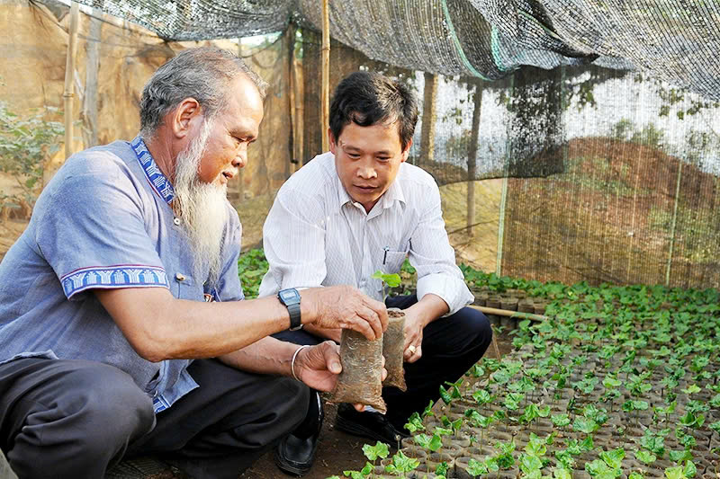 Già làng, trưởng bản, người có uy tín là hạt nhân quan trọng gắn kết cộng đồng