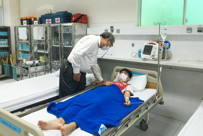 Hơn 200 học sinh Trường iSchool Nha Trang nhập viện nghi bị ngộ độc thực phẩm