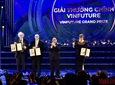 Ba nhà khoa học phát minh công nghệ mRNA nhận giải thưởng khoa học VinFuture