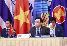  Chung tay cùng Chính phủ các nước ASEAN đối phó với các khó khăn, thách thức 