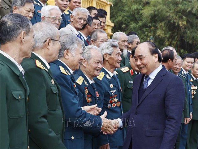Chủ tịch nước gặp mặt các cựu chiến binh Bộ đội Tên lửa Phòng không và Sư đoàn 361