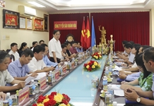 Chủ tịch UBND tỉnh Nguyễn Tấn Tuân làm việc với Công ty Yến sào Khánh Hòa