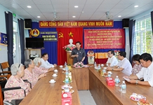 Phó Chủ tịch Quốc hội Nguyễn Khắc Định thăm người có công với cách mạng tại Nhà Dưỡng lão - An dưỡng Khánh Hòa.