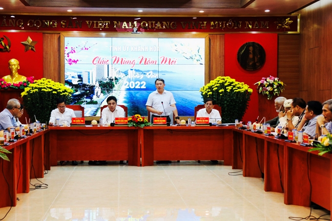 Ban Thường vụ Tỉnh ủy Khánh Hòa gặp mặt các vị nguyên Ủy viên Ban Thường vụ Tỉnh ủy