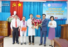 Phó Bí thư Thường trực Tỉnh ủy, Chủ tịch HĐND tỉnh Nguyễn Khắc Toàn thăm các cơ sở y tế