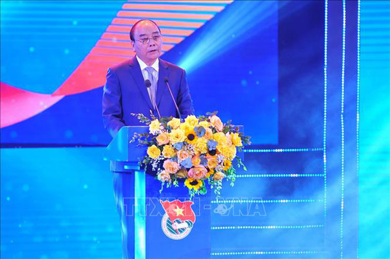 Chủ tịch nước dự Lễ trao giải “Gương mặt trẻ Việt Nam tiêu biểu năm 2021”