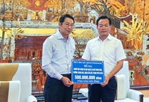 Lãnh đạo tỉnh Khánh Hòa:  Trao kinh phí hỗ trợ các gia đình nạn nhân vụ cháy ở phố Trung Kính