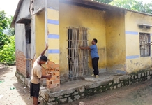 Hộ cận nghèo 2 huyện Khánh Sơn, Khánh Vĩnh: Thêm nguồn lực hỗ trợ xây mới nhà ở