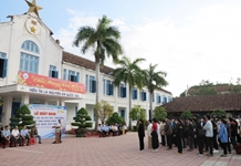 Trường Đại học Nha Trang tổ chức “Chuyến xe 0 đồng” đưa sinh viên về quê đón Tết