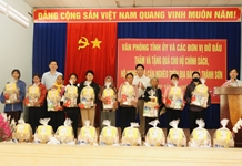 Phó Bí thư Thường trực Tỉnh ủy Nguyễn Khắc Toàn thăm, tặng quà tại xã  Ba Cụm Nam và xã Thành Sơn, huyện Khánh Sơn